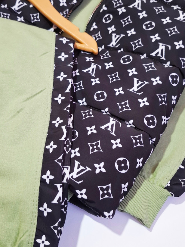 ست بلوز شلوار LV +پافر کلاه دار